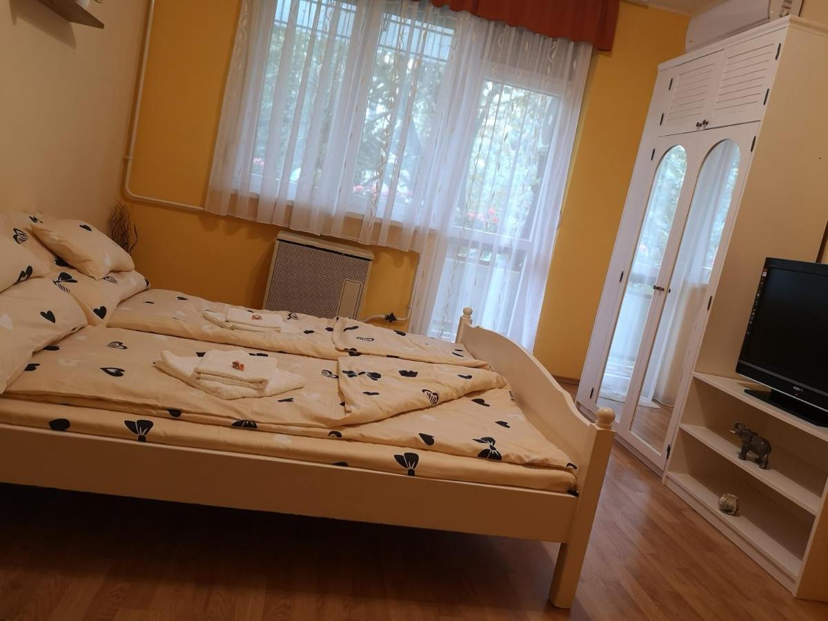 Natasa Apartman Oroshaza Exterior photo